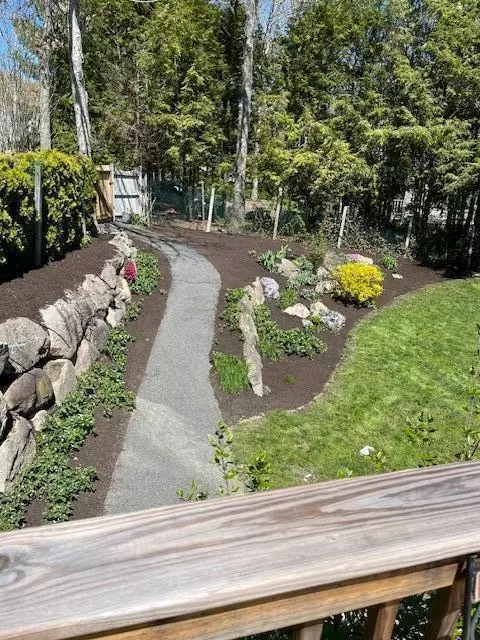Exterior - 4 Hane Rd, Mashpee, MA 02649 photo 4 of 6