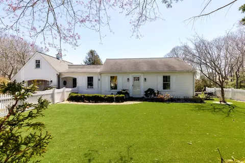 6 Scottsdale Rd, Centerville, MA 02632