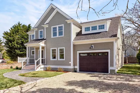 88 Pine Cone Dr, West Yarmouth, MA 02673