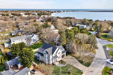 88 Pine Cone Dr, West Yarmouth, MA 02673