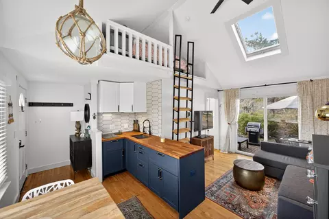 962 Commercial St UNIT 5, Provincetown, MA 02657