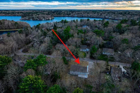 42 Bayberry Dr, Mashpee, MA 02649