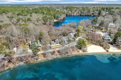 121 Pinecrest Beach Dr, East Falmouth, MA 02536
