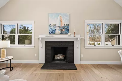 Living - 67 Whippoorwill Cir, Mashpee, MA 02649 photo 10 of 10
