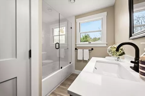 Bath - 67 Whippoorwill Cir, Mashpee, MA 02649 photo 1 of 6
