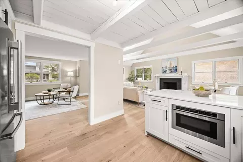 Entry Way - 67 Whippoorwill Cir, Mashpee, MA 02649 photo 2 of 4