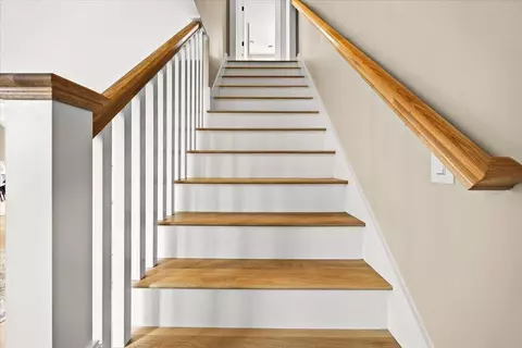 Entry Way - 67 Whippoorwill Cir, Mashpee, MA 02649 photo 4 of 4