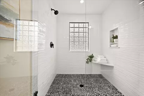 Bath - 67 Whippoorwill Cir, Mashpee, MA 02649 photo 5 of 6