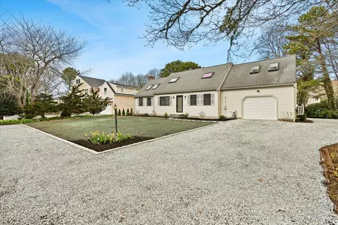 Exterior - 67 Whippoorwill Cir, Mashpee, MA 02649 photo 5 of 8