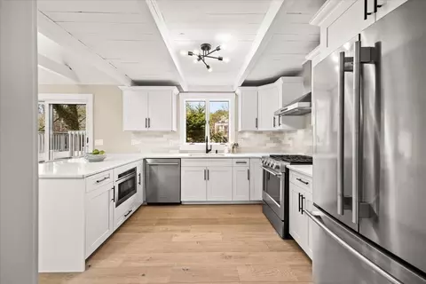Kitchen - 67 Whippoorwill Cir, Mashpee, MA 02649 photo 5 of 6