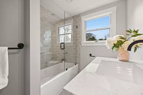 Bath - 67 Whippoorwill Cir, Mashpee, MA 02649 photo 3 of 6