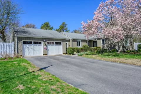 55 Tonela Ln, Barnstable, MA 02630