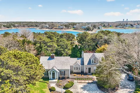 266 Seapine Rd, North Chatham, MA 02650