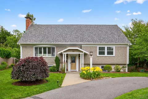 189 Breakwater Shores Dr, Hyannis, MA 02601