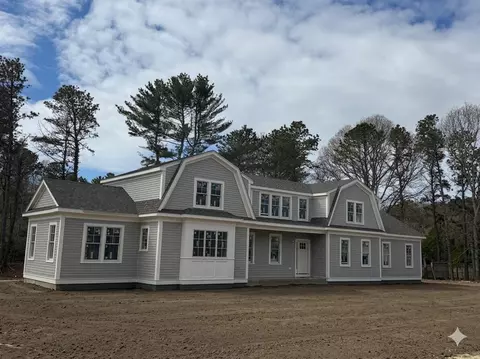 14 Herring Gull Rd, Mashpee, MA 02649