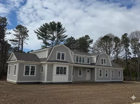 14 Herring Gull Rd, Mashpee, MA 02649