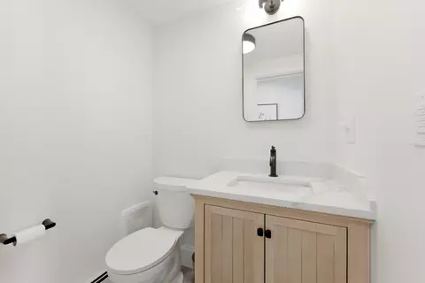 Bath - 115 Phillips Rd, Sagamore Beach, MA 02562 photo 1 of 6