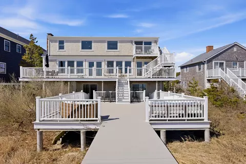 115 Phillips Rd, Sagamore Beach, MA 02562
