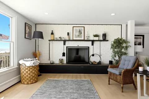 Living - 115 Phillips Rd, Sagamore Beach, MA 02562 photo 3 of 3