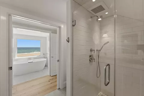 Bath - 115 Phillips Rd, Sagamore Beach, MA 02562 photo 5 of 6