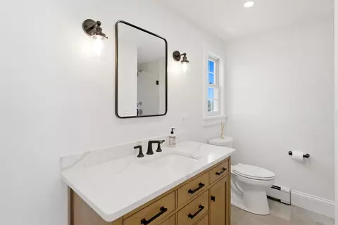 Bath - 115 Phillips Rd, Sagamore Beach, MA 02562 photo 2 of 6