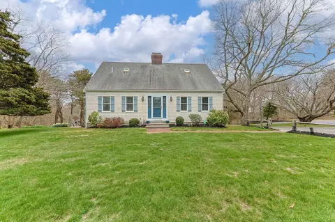 48 Sea Gull Ln, West Dennis, MA 02670