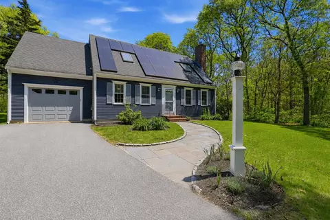 83 Greenville Dr, Forestdale, MA 02644