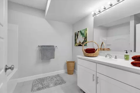 Bath - 20 Saltwater Cir, Mashpee, MA 02649 photo 5 of 5