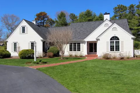 3 Ground Cover Ln, Sandwich, MA 02563