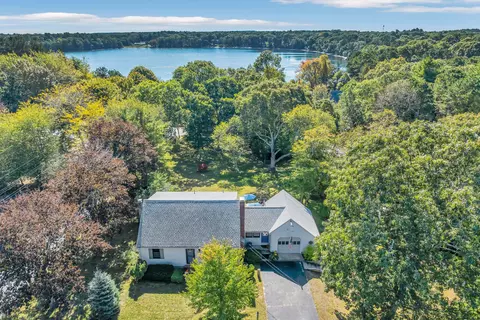 9 Mansfield Ave, Marstons Mills, MA 02648