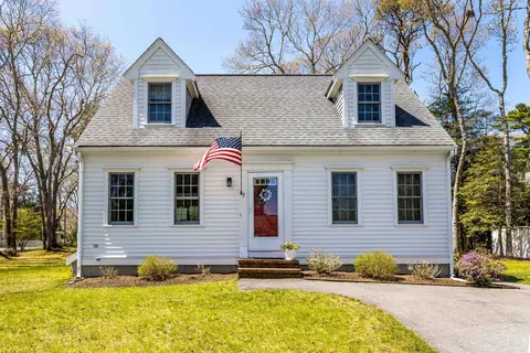 5 Raspberry Ln, Marstons Mills, MA 02648