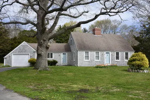11 Beale Ave, Sandwich, MA 02563