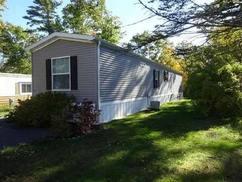 43 Great Hill Dr, West Wareham, MA 02576