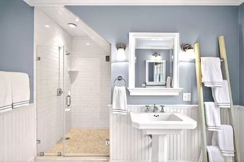 Bath - 205 Little River Rd, Cotuit, MA 02635 photo 4 of 8