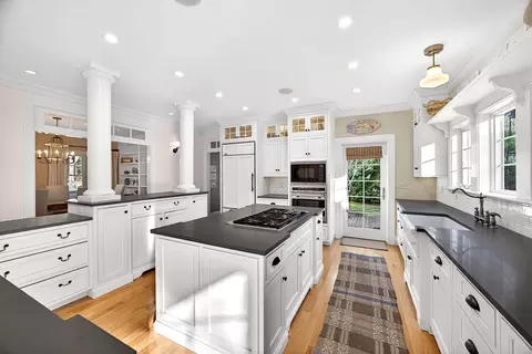 Kitchen - 205 Little River Rd, Cotuit, MA 02635 photo 3 of 8