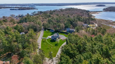 1 Boat House Dr, Wareham, MA 02571