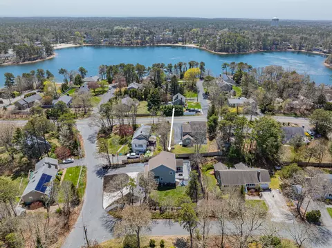 8 Lakeway Ln, Harwich, MA 02645