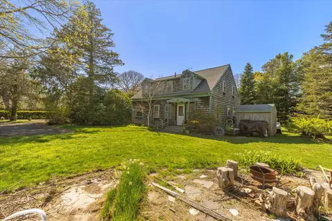 58 Loomis Ln, Centerville, MA 02632