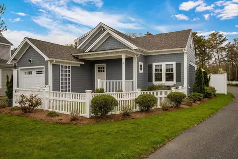 15 Rosewood Cir, Mashpee, MA 02649