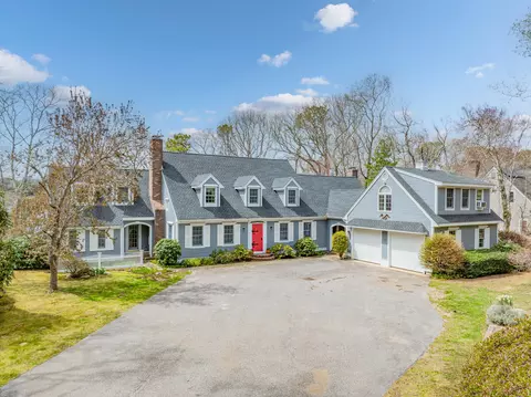 422 Hatchville Rd, East Falmouth, MA 02536