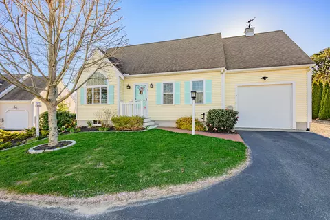 549 Center St #5, Dennis Port, MA 02639