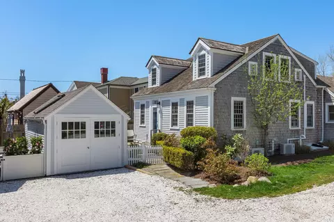 12 Youngs Ct #8A, Provincetown, MA 02657
