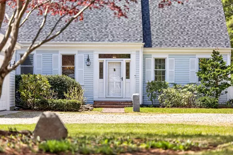 535 Main St, Cotuit, MA 02635