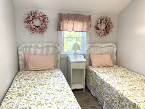 Bedroom - 10 Wharf Ave, Mashpee, MA 02649 photo 2 of 3