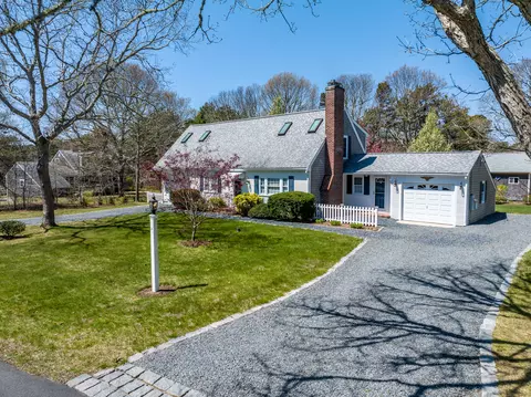 15 Runway Ln, Eastham, MA 02642