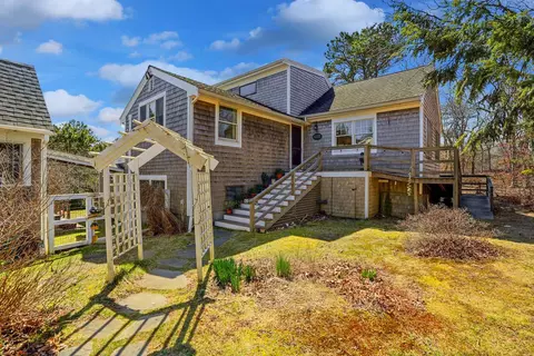 188 Vineyard Meadow Farms Rd, West Tisbury, MA 02575