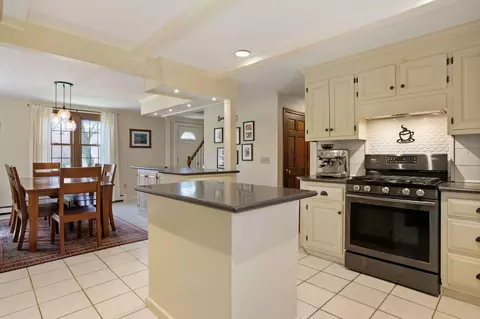 Kitchen - 161 Beechtree Dr, Brewster, MA 02631 photo 4 of 5