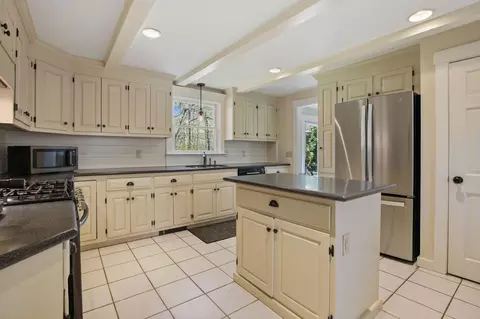 Kitchen - 161 Beechtree Dr, Brewster, MA 02631 photo 3 of 5