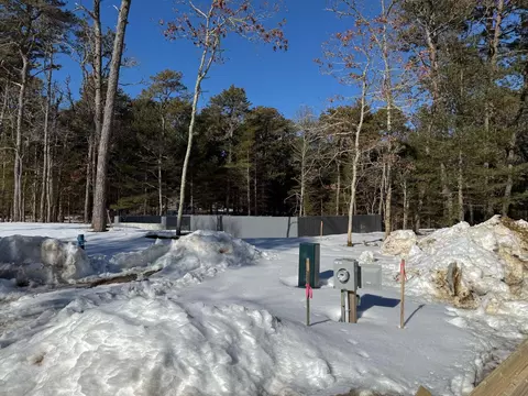 8 Osprey Ct, Mashpee, MA 02649 photo 4