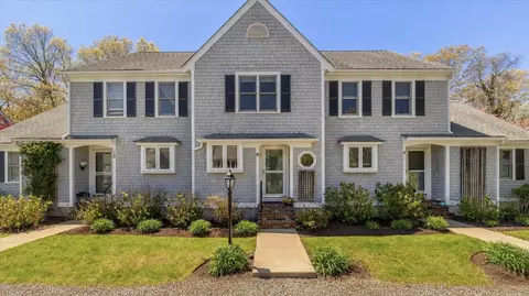 51 Carlson Ln #9C, Falmouth, MA 02540
